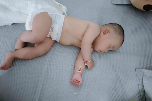 丹阳宝宝先长上牙还是下牙